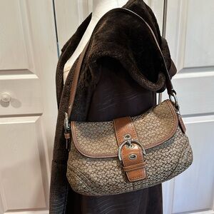 Coach purse in very good condition.